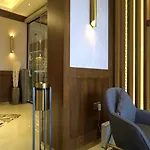 Violet Rose Aprit Hotel